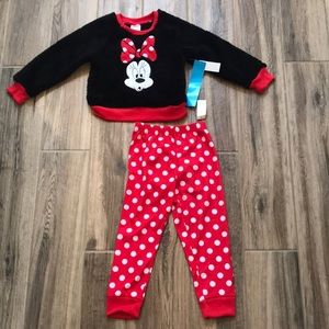 NEW Minnie Mouse Pajama Set Size 4